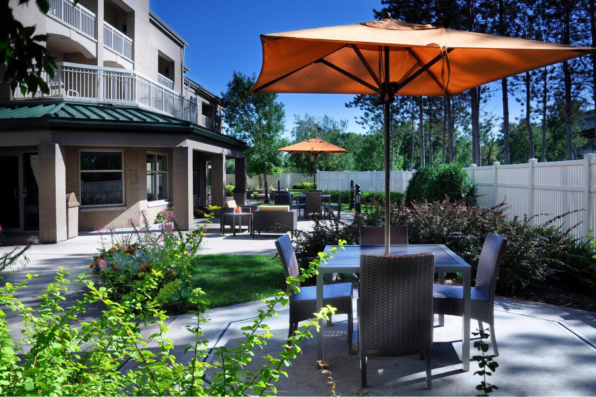 Courtyard Wausau Ngoại thất bức ảnh